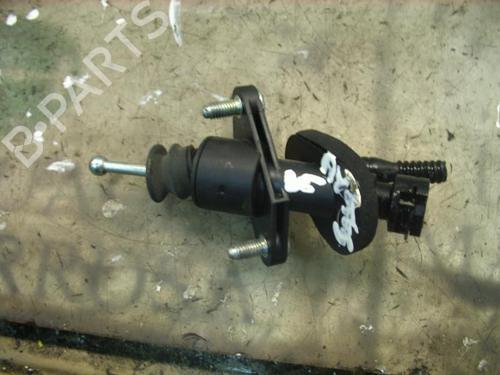 Used Clutch slave cylinder Clutch slave cylinder OPEL CORSA C (X01) 1.0 (F08, F68) (58 hp) 14265352 14265352