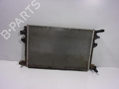 Used Water radiator Water radiator 10539475 10539475