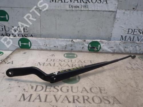 Used Front windshield wiper arm FORD FIESTA V (JH_, JD_) 1.4 TDCi (68 hp) 3801656