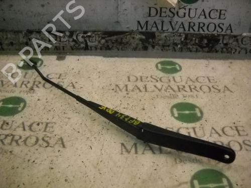Used Front windshield wiper arm FIAT STILO (192_) 1.9 JTD (192_XE1A) (115 hp) 3788109