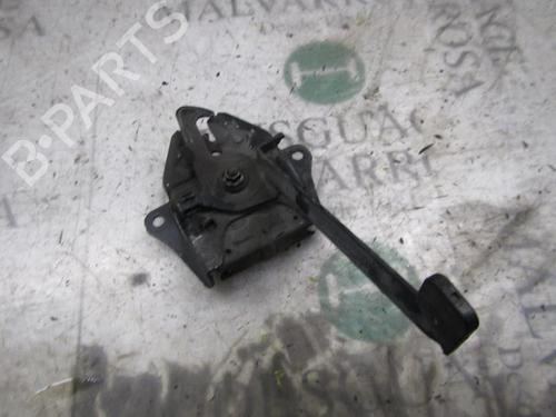 Used Hood lock KIA SORENTO I (JC) 2.5 CRDi 4WD (140 hp) 8770632