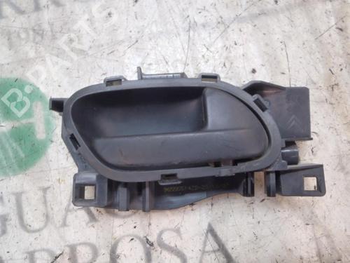 Højre fortil invendig håndtag Højre fortil invendig håndtag PEUGEOT EXPERT Van (VF3A_, VF3U_, VF3X_) 2.0 HDi 120 (120 hp) 3828309 3828309