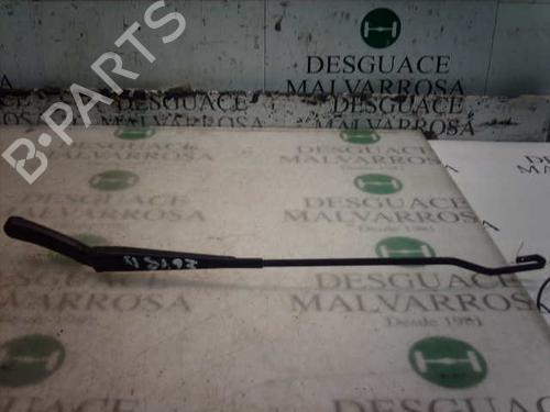 Used Front windshield wiper arm CITROËN BERLINGO / BERLINGO FIRST MPV (MF_, GJK_, GFK_) [1996-2025]  3738165
