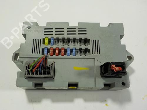 Used Fuse box LAND ROVER RANGE ROVER SPORT II (L494) 3.0 SDV6 4x4 (306 hp) 13515057