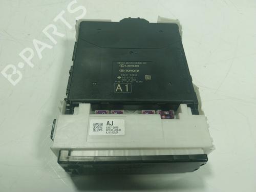 Used Fuse box Fuse box TOYOTA RAV 4 V (_A5_, _H5_) [2018-2026] 17804434 17804434