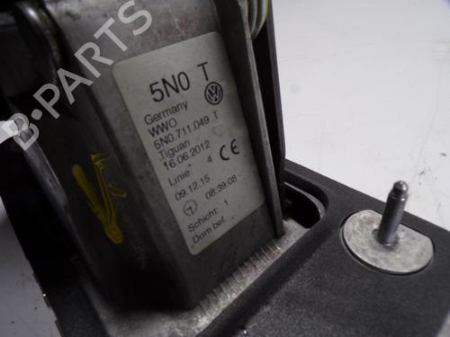 Gear lever VW TIGUAN (5N_) 2.0 TDI | BP11098116M90 