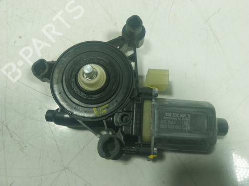Used Left front window motor Left front window motor AUDI A3 Sportback (8YA, 8YF) 30 TDI (116 hp) 17472554 17472554