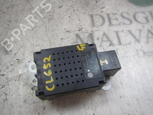 Used Electronic module Electronic module VW GOLF V (1K1) 1.9 TDI (105 hp) 3820246 3820246