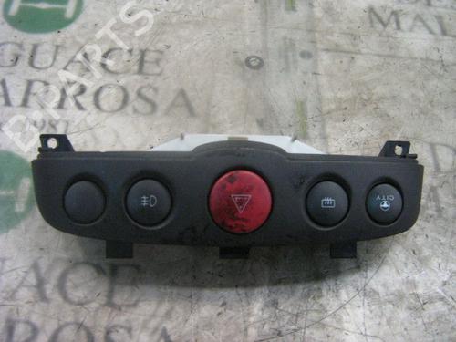 Used Warning switch Warning switch FIAT PUNTO (188_) [1999-2012] 3778367 3778367
