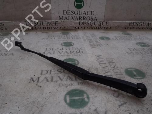 Used Front windshield wiper arm KIA VENGA (YN) [2010-2019]  3819526