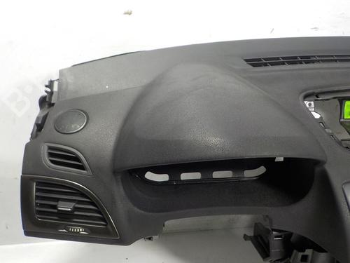 Tableau de bord RENAULT MEGANE III Hatchback (BZ0/1_, B3_)  | BP9661982C46 