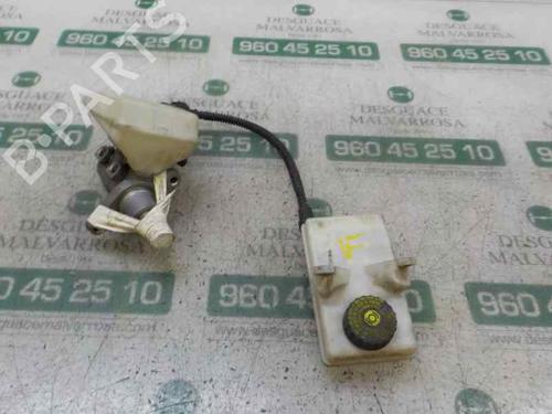 Used Brake master cylinder Brake master cylinder PEUGEOT 5008 (0U_, 0E_) 2.0 HDi 150 / BlueHDi 150 (150 hp) 4833697 4833697