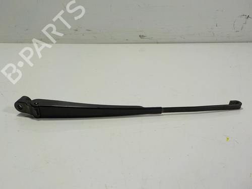 Used Rear windshield wiper arm Rear windshield wiper arm LAND ROVER RANGE ROVER SPORT II (L494) 3.0 SDV6 4x4 (306 hp) 13515049 13515049