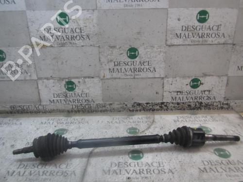 Used Right front driveshaft CHRYSLER VOYAGER / GRAND VOYAGER III (GS_, NS_) [1992-2001]  3827979