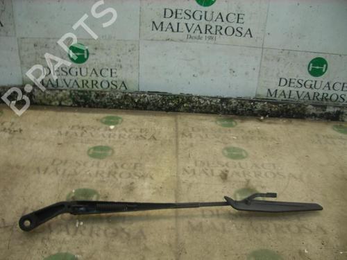 Used Front windshield wiper arm Front windshield wiper arm OPEL MONTEREY A (M92) 3.1 TD (UBS69D, UBS69G) (114 hp) 3762542 3762542