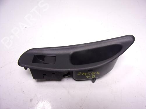 Used Right rear window switch Right rear window switch TOYOTA YARIS (_P21_, _PA1_, _PH1_) 1.5 Hybrid (MXPH11) (92 hp) 16819356 16819356