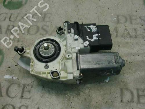 Rudehejsemotor bagstkærm højre VW GOLF V (1K1) 2.0 TDI 16V (140 hp) 3771126