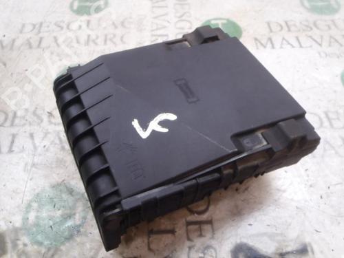 Used Fuse box SEAT TOLEDO III (5P2) 2.0 TDI 16V (140 hp) 3820339