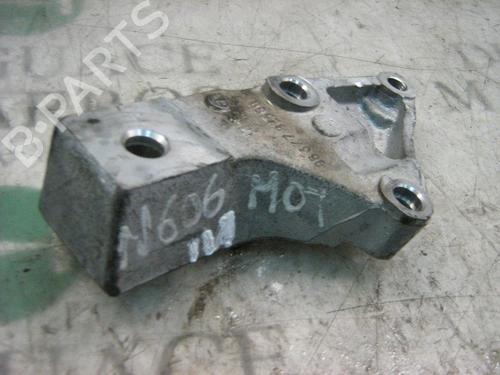 Used Engine mount CITROËN XSARA (N1) 2.0 HDi 90 (90 hp) 9086278