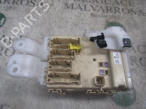 Used Fuse box Fuse box TOYOTA AURIS Estate (_E18_) 2.0 D-4D (ADE186_) (124 hp) 4010635 4010635