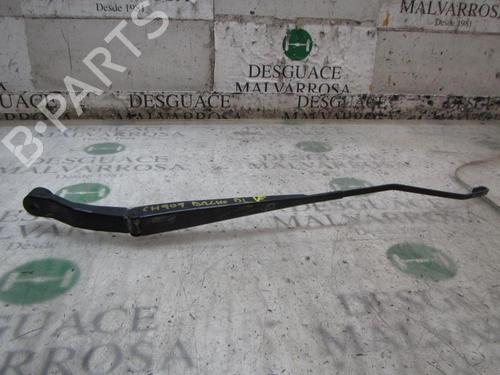 Used Front windshield wiper arm Front windshield wiper arm 3832489 3832489