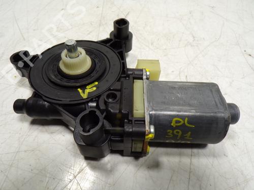 Used Right front window motor Right front window motor VW GOLF VII (5G1, BQ1, BE1, BE2) 1.6 TDI (105 hp) 15393448 15393448