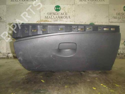 Used Glove box Glove box RENAULT MEGANE III Hatchback (BZ0/1_, B3_) 1.5 dCi (BZ0C) (90 hp) 3835983 3835983