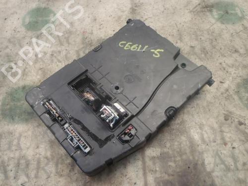 Used Fuse box RENAULT SCÉNIC II (JM0/1_) 1.9 dCi (JM0G, JM12, JM1G, JM2C) (120 hp) 3815165