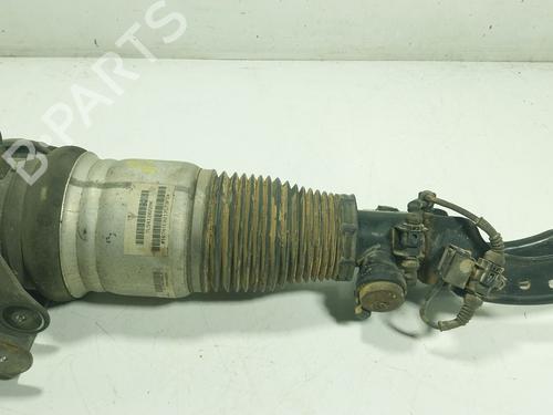 Høyre foran støtdemper PORSCHE CAYENNE (9PA) S 4.5 (340 hp) 31716996