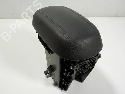 Used Armrest / Center console KIA SPORTAGE III (SL) 1.7 CRDi (116 hp) 13488680