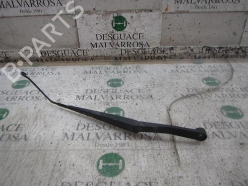 Used Front windshield wiper arm Front windshield wiper arm SUBARU IMPREZA Saloon (GD) 2.0 i R AWD (GD9) (160 hp) 4017093 4017093