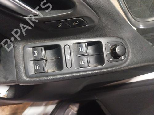 Instrument cluster VW GOLF VI (5K1) 1.6 TDI | BP24553368C47 