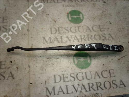 Used Front windshield wiper arm SEAT IBIZA II (6K1) [1993-2002]  3749032