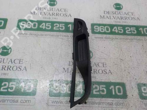 Used Right front window switch FORD FOCUS III [2010-2020]  4451958