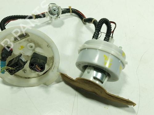 Used Fuel pump BMW 6 Gran Coupe (F06) 640 i (320 hp) 26571375