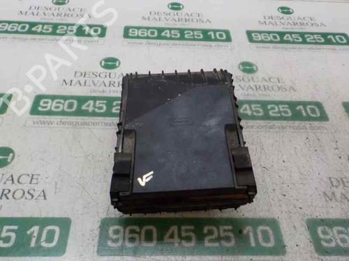 Used Fuse box Fuse box VW PASSAT B6 (3C2) 2.0 TDI 16V (140 hp) 4448724 4448724