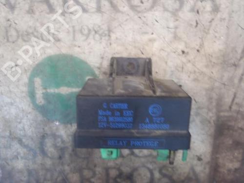 Used Electronic module PEUGEOT BOXER Van (244) 2.2 HDi (101 hp) 9090328