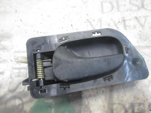 Used Front left interior door handle Front left interior door handle RENAULT LAGUNA I (B56_, 556_) 2.0 (B56C/H/N) (113 hp) 3827015 3827015