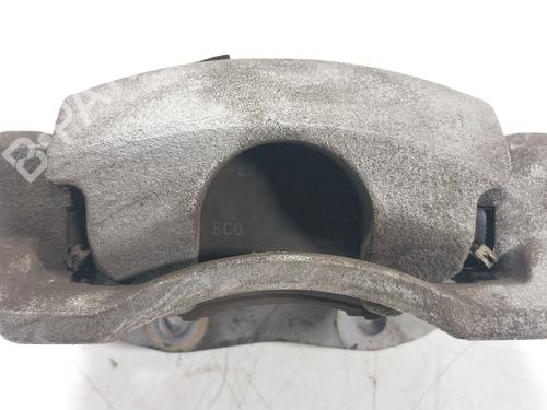 Venstre bremsekaliber foran PEUGEOT 2008 II (UD_, US_, UY_, UJ_, UR_, UC_) 1.2 PureTech 100 (USHNK) (101 hp) 27520554