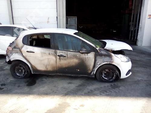 Windscreen washer tank PEUGEOT 208 I (CA_, CC_) 1.6 HDi / BlueHDi 75 | BP7412552C113  - Image 8