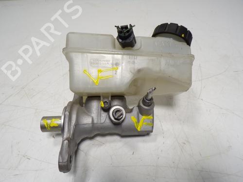 Used Brake master cylinder Brake master cylinder DACIA SANDERO II 1.5 dCi 75 / Blue dCi 75 (B8JW, B8M4, B8AH, B8M7, B8M6) (75 hp) 11132567 11132567