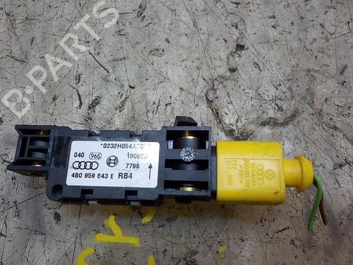 Used Electronic module Electronic module AUDI A8 D3 (4E2, 4E8) 4.2 quattro (335 hp) 3858997 3858997