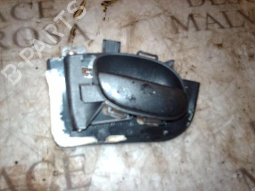 Venstre bagtil invendig håndtag PEUGEOT 206 Hatchback (2A/C) 1.4 HDi (69 hp) 3790296