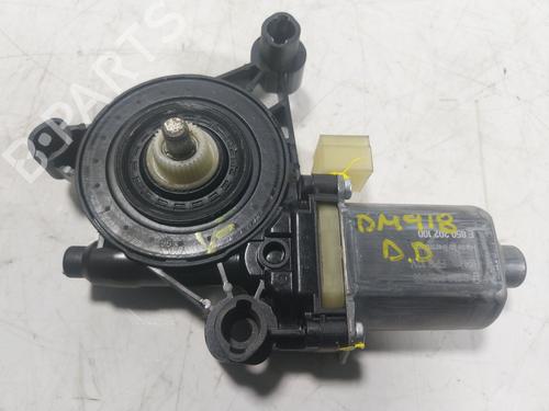 Used Right front window motor Right front window motor SKODA OCTAVIA III Combi (5E5, 5E6) 2.0 TDI (150 hp) 17146185 17146185