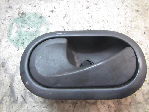 Venstre bagtil invendig håndtag Venstre bagtil invendig håndtag RENAULT KANGOO / GRAND KANGOO II (KW0/1_) 1.5 dCi 90 (KW05, KW08, KW0G, KW11) (90 hp) 6617758 6617758