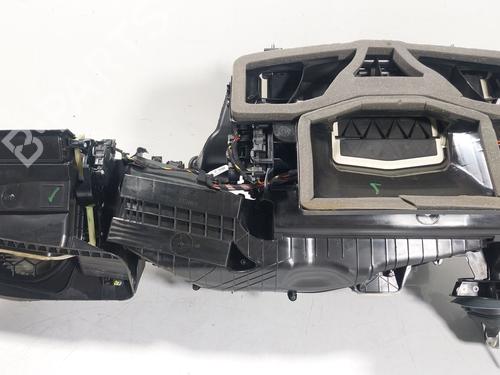Used Heater matrix box Heater matrix box BMW X5 (G05, F95) xDrive 30 d Mild-Hybrid (286 hp) 33753454 33753454