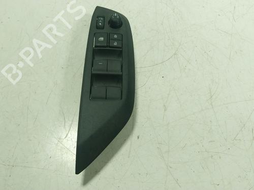 Used Left front window switch Left front window switch TOYOTA YARIS CROSS (MXP_) 1.5 Hybrid (MXPJ11) (131 hp) 31124151 31124151
