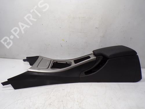 Used Armrest / Center console Armrest / Center console BMW 3 (E90) 320 i (150 hp) 10698033 10698033