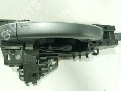 Used Rear right exterior door handle Rear right exterior door handle 32689875 32689875