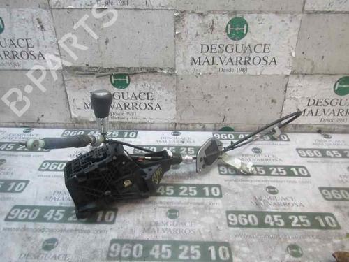 Used Gear lever Gear lever TOYOTA RAV 4 IV (_A4_) 2.5 Hybrid (AVA42_) (197 hp) 7411406 7411406